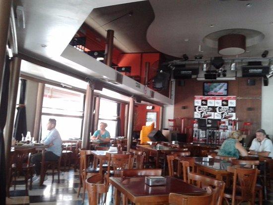 Cafe De La Plaza Bar