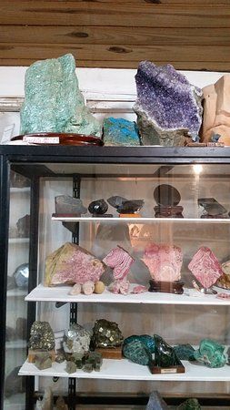 el Reservorio de Piedras Semipreciosas