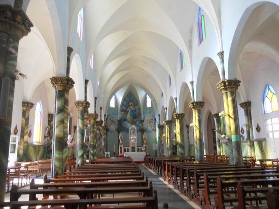 la Iglesia Virgen Niña
