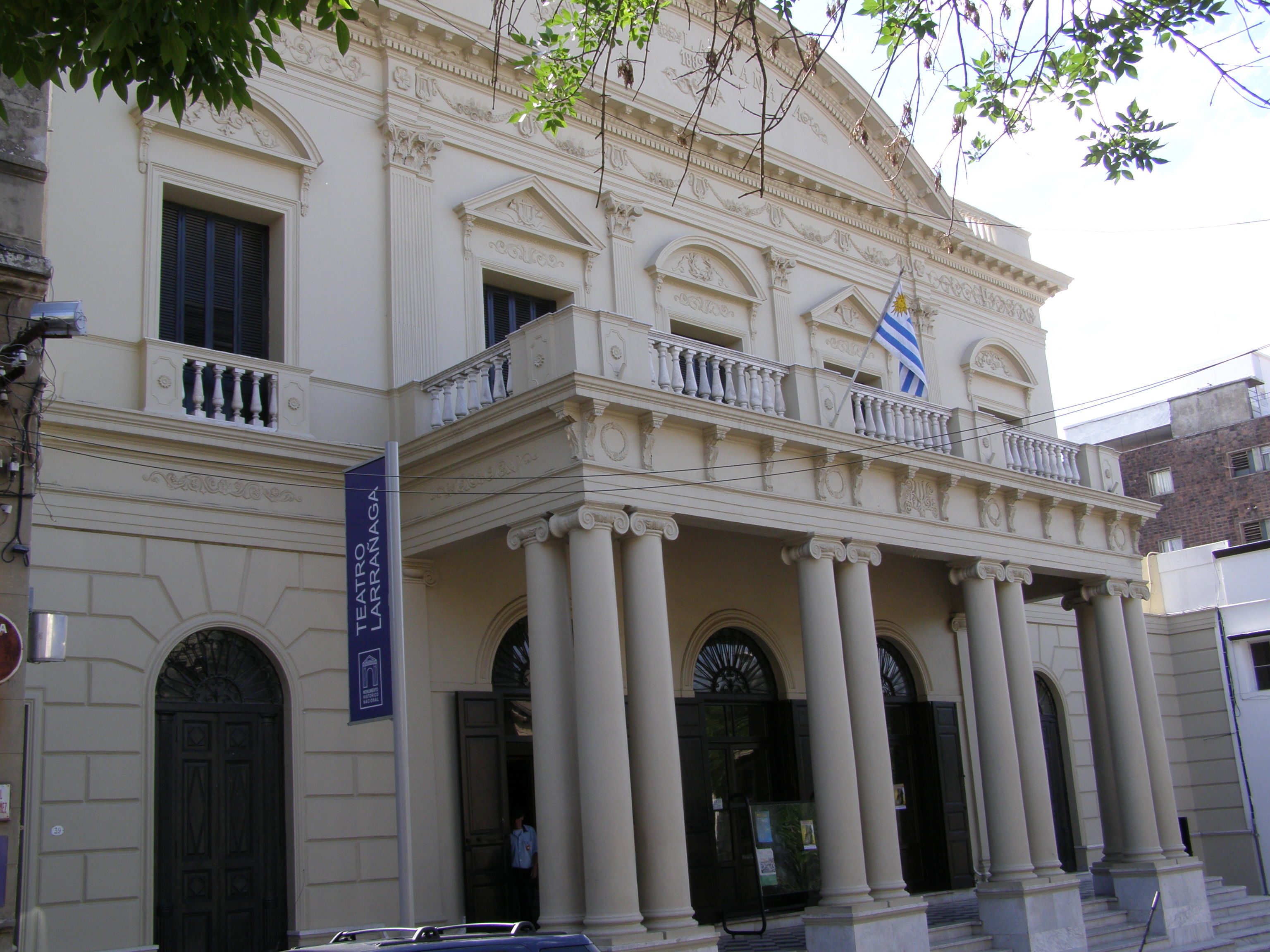 Teatro Larrañaga